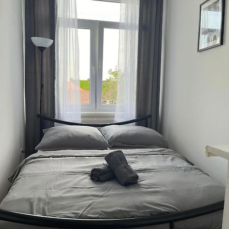 1St Plaza Apartment Братислава Екстер'єр фото