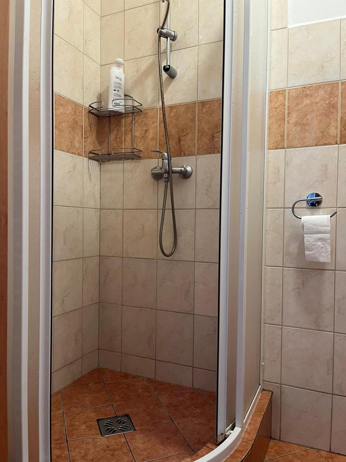 1St Plaza Apartment Братислава Екстер'єр фото