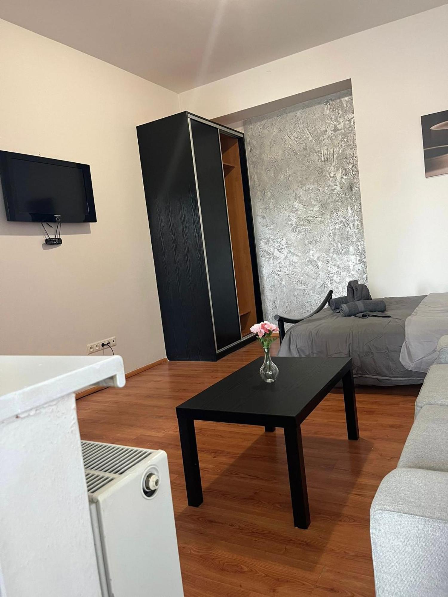 1St Plaza Apartment Братислава Екстер'єр фото
