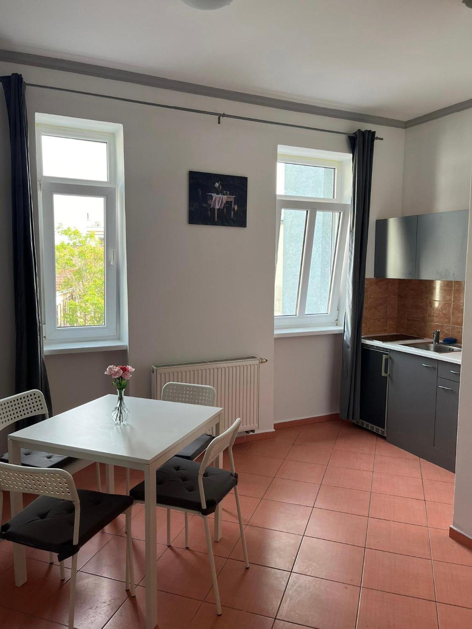 1St Plaza Apartment Братислава Екстер'єр фото